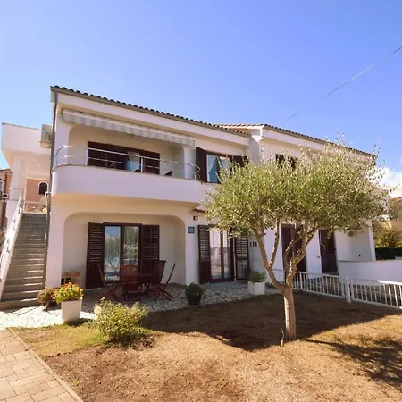 Studio Marica C דירה *